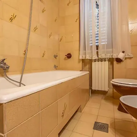 Appartement 1 Bedroom Awesome In
