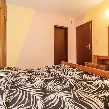 1 Bedroom Awesome In *